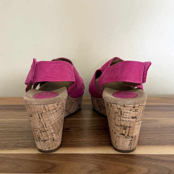 CLARKS Caslynn Diem Leather Slingback Wedge Sandal 8.5W Fuchsia nubuck pink EUC - Picture 3 of 15